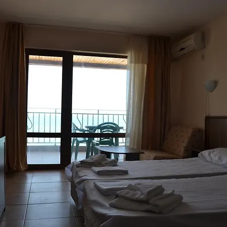 فندق Phoenix Family 3*